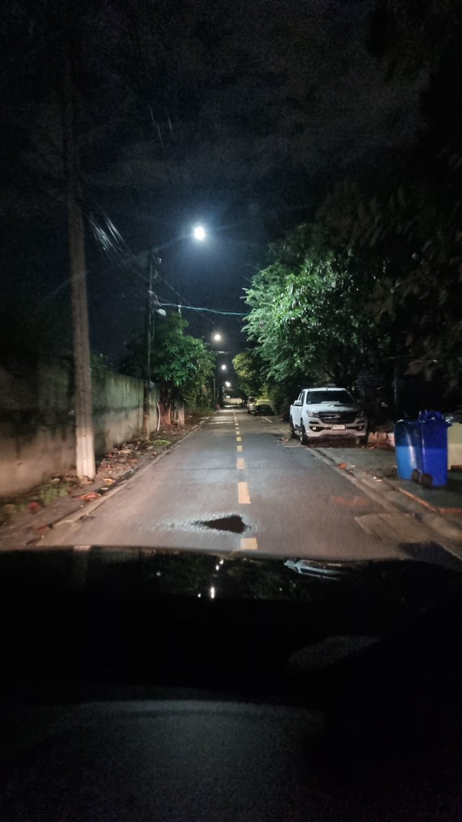 rattanun33's tweet photo. สวัสดีตี 2 ไปกันต่อกับ bolt #ดอนเมือง #สรงประภา #เมืองเอก #เมืองทอง ม.รังสิต ทักครับ https://t.co/stwRSqNK0o