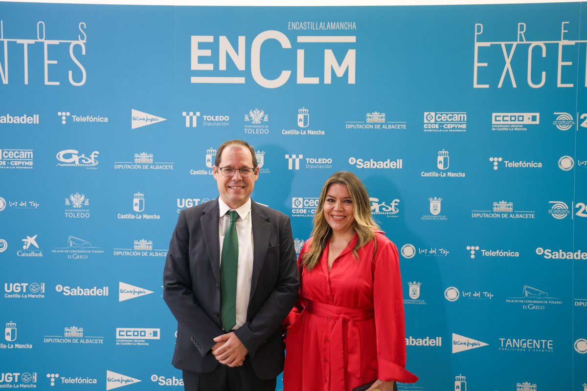 VToledociudad's tweet photo. Un año más, @DanielMorcillo7 ha asistido a la octava edición de los premios #ENCLMExcelentes de @Enclmdiario, celebrados en el Palacio de Congresos ‘El Greco’ de #Toledo

🏅 Entre los premiados, Cristina Agudo, joven toledana con síndrome de Down, ejemplo de superación y formación; y la Unidad de Cuidados Paliativos del Complejo Hospitalario de Toledo, por su importante labor.

👏 Enhorabuena a todos los premiados por su compromiso y por ser excelentes para nuestra sociedad.