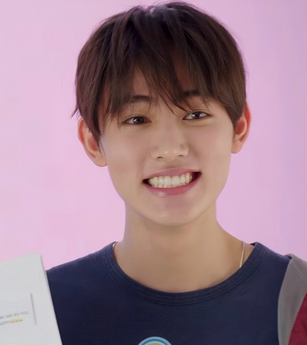eomseaniee's tweet photo. LOOK😭AT😭HIM😭THE😭CUTEST😭EVER😭ONE😭BITE😭AND😭HE😭IS😭GONE😭MY😭AEGIPIE😭 https://t.co/jBZ7PpWWia