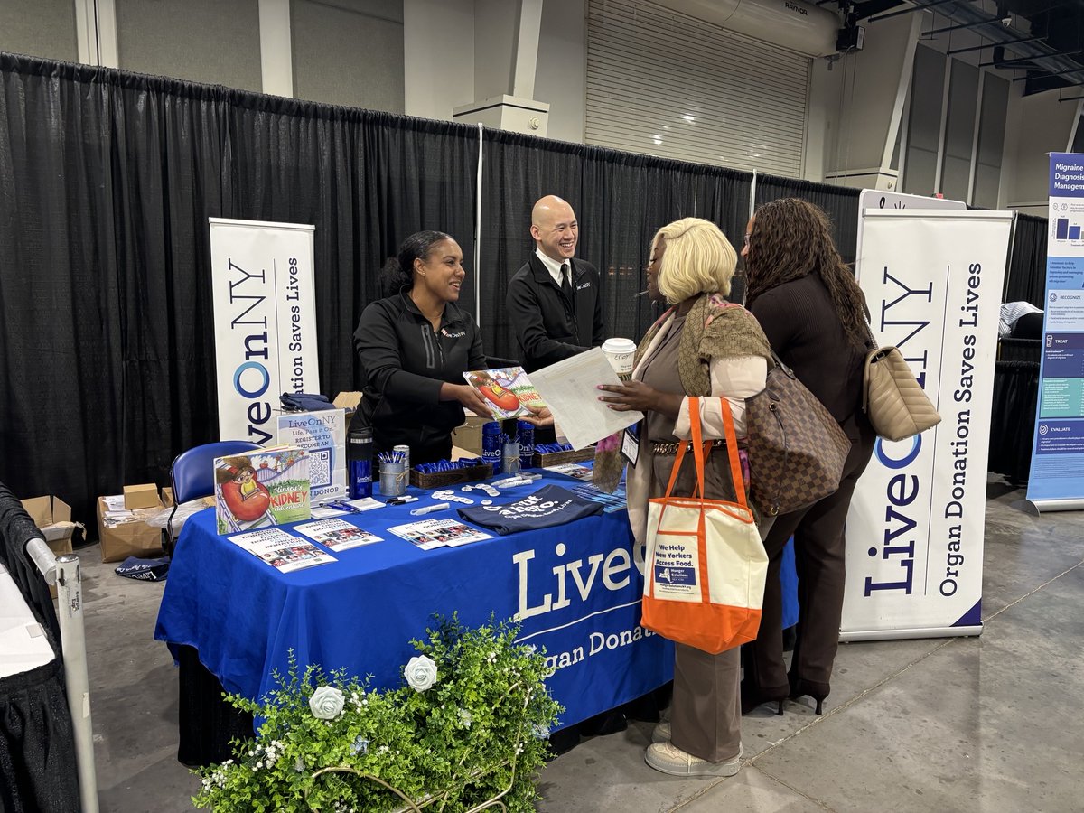 LiveOnNewYork's tweet photo. Live from Niagara Falls. Iliana and Andrew connected with advanced practice providers at the @The_NPA Annual Conference to share clinical resources and strengthen our life-saving mission across New York.
Thank you, NPs, for all you do.
#LiveOnNY #NP26 #NursePractitioners https://t.co/bKccC3mm3V