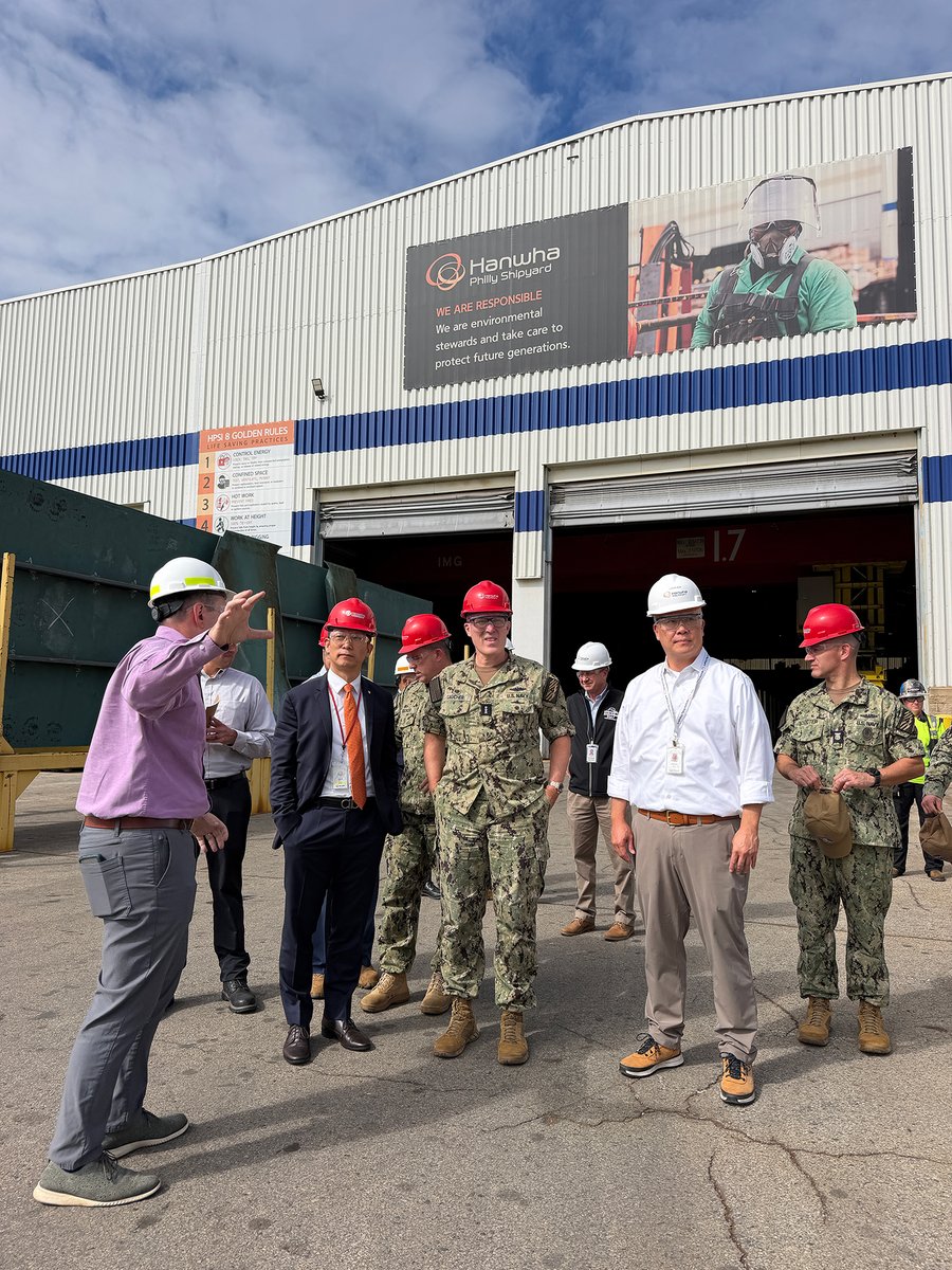 PhillyShipyard's tweet photo. Hanwha Philly Shipyard (HPSI) was pleased to welcome Vice Admiral Robert M. Gaucher and Rear Admiral Jonathan Rucker for a visit and discussion on strengthening the U.S. shipbuilding industrial base. We appreciate them and their team for the productive visit. #HPSI  #USNavy https://t.co/R7gpbrGkWb