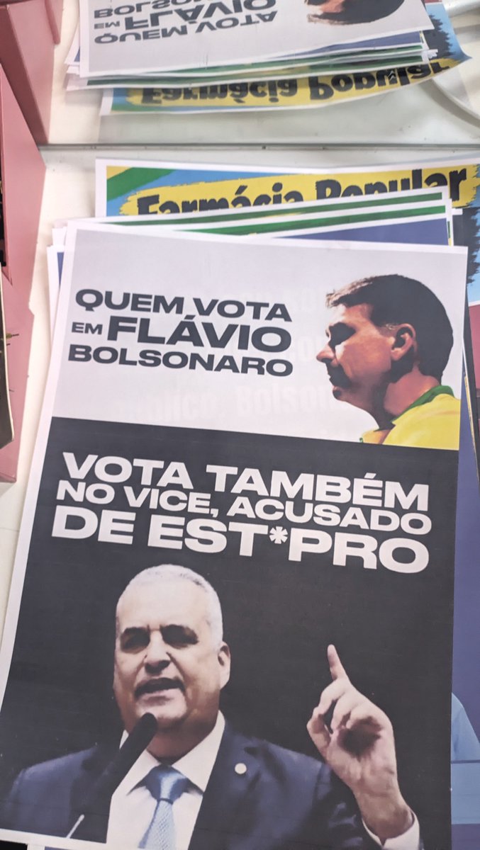 eshysiren's tweet photo. imprimir alguns cartazes pra colocar na rua! https://t.co/cPZ8yvfAeY