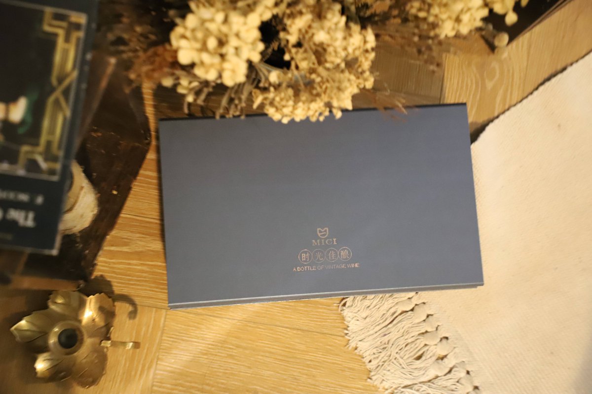 viaafriskaa's tweet photo. My dear friend Yi-Fu brought a special gift today— a Fu Yi Zhi Box from Jia’s shop, it’s totally cool! https://t.co/QnnclADZBH