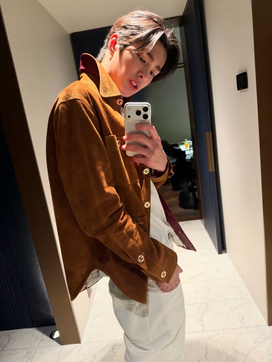 zhaoyufancokr's tweet photo. [261007] #KEONHO #건호 Weverse Post

“CHANEL
PARIS
SEE YOU AGAIN” https://t.co/kqqQpmAB16