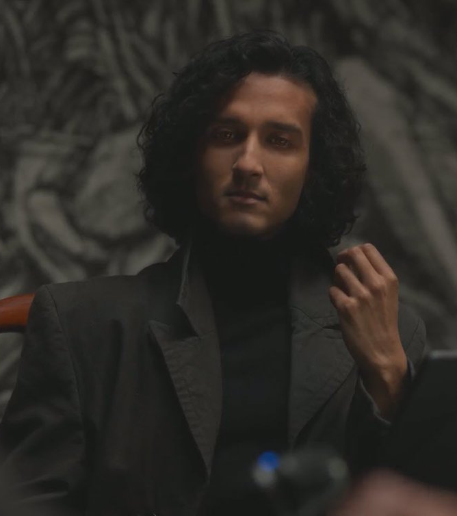 AZamanUpdates's tweet photo. "tell me you're a french director without telling me you're a french director"

...or, a black turtleneck appreciation post https://t.co/gQTHvXKDt5