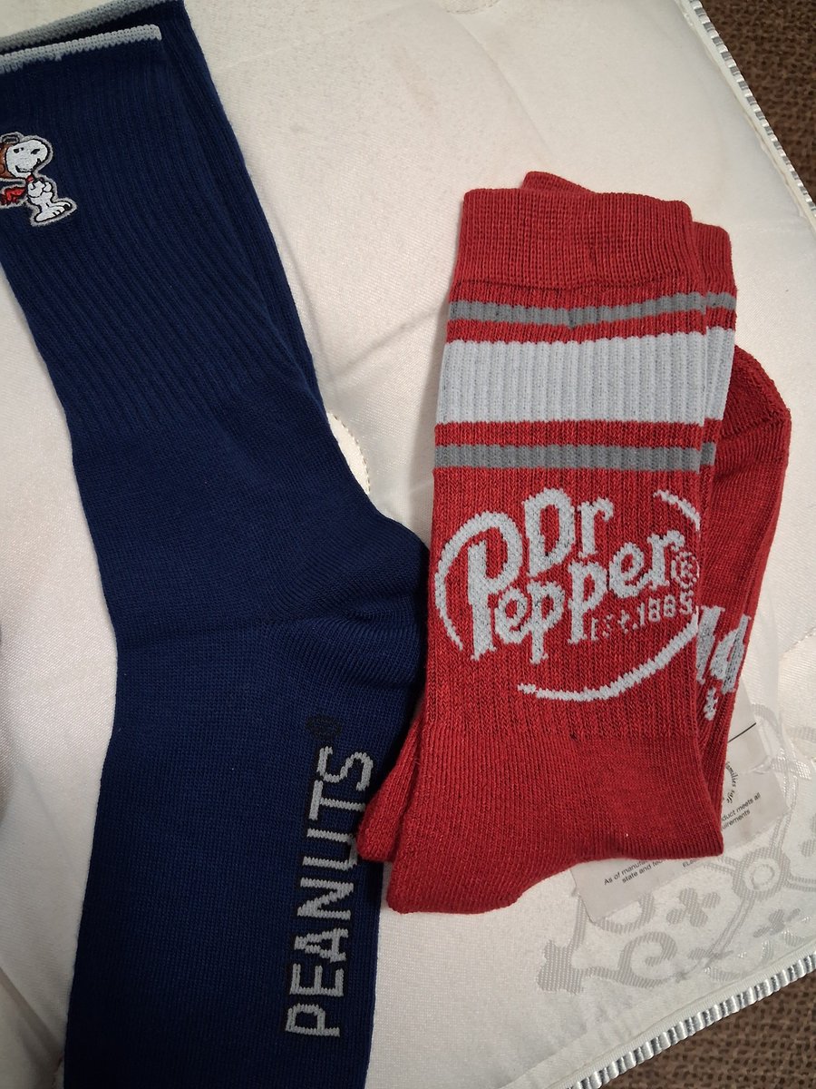 ChrisBarlo5s2f's tweet photo. Got some new socks from wal mart peanut and dr pepper...great combo 😆 lol https://t.co/pgXZkpnelP