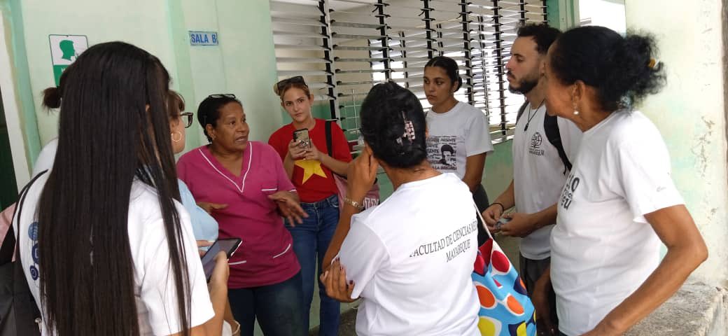 DFP_FCM_Mayabeq's tweet photo. 🥺 Continúan los estudiantes de la @FeuCuba y @UJCdeCuba de Ciencias Médicas de #Mayabeque 👨🏻‍⚕️acción de prevención de salud en el PAMI, programa priorizado por el @MINSAPCuba para el pueblo cubano 🇨🇺 https://t.co/PEKbAmMOfe