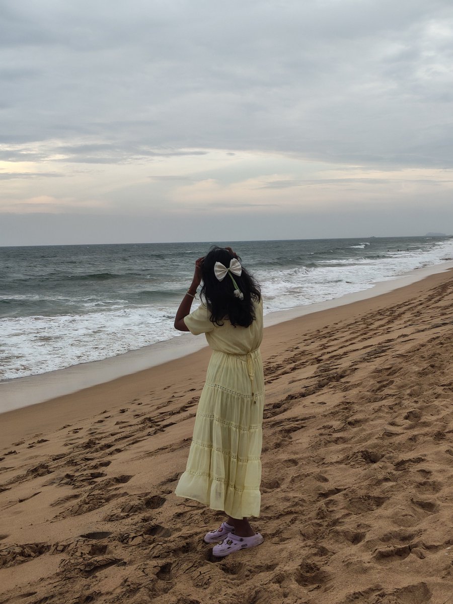 priyo_tae's tweet photo. Late to the trend ,but here's my #arsd entry #armyselcaday 🌊 https://t.co/oEOep52WJy