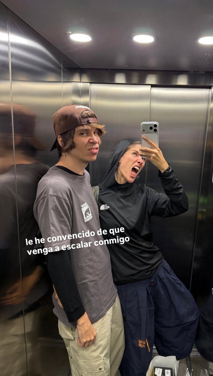 RubiusUpd's tweet photo. 📱| ¡Rubius aparece en las historias de IG de Irina! https://t.co/QLdpdZTUQT