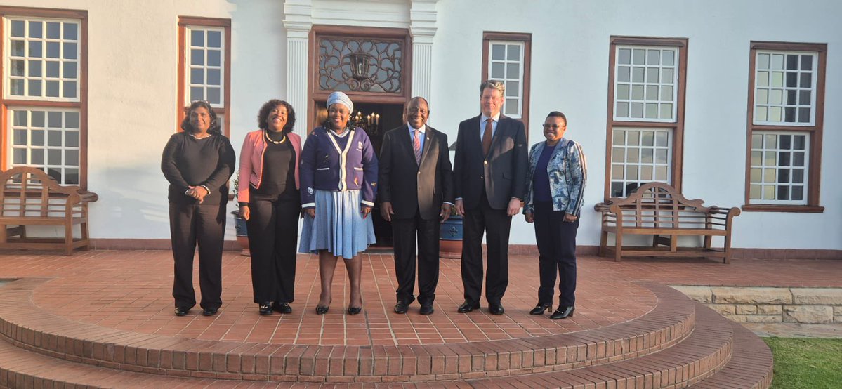 PresidencyZA's tweet photo. President @CyrilRamaphosa undertakes Ministerial Appraisals of Members of the National Executive as part of efforts to strengthen transparency and accountability in government.
 
The President met with the Minister of Justice and Constitutional Development, Ms Mmamoloko Kubayi, for her performance appraisal.