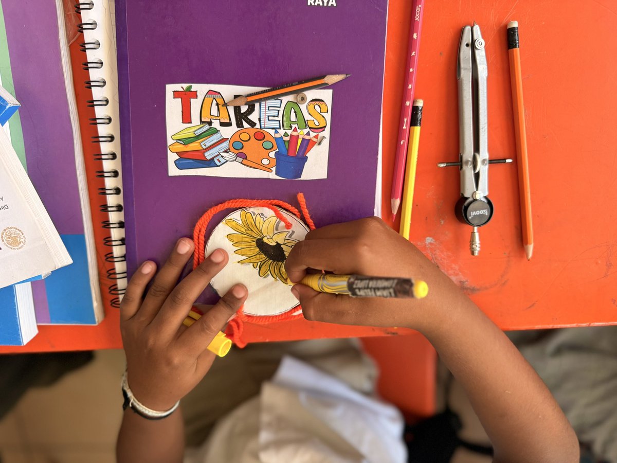 trcambiente's tweet photo. 🌱📚 Desde la Dirección de Medio Ambiente de Torreón visitamos la escuela “Melchor Ocampo” en el Ejido Jalisco, para llevar actividades de educación ambiental, promoviendo entre las y los estudiantes el aprendizaje y la importancia de cuidar nuestro planeta. 🌎💚 https://t.co/fO34cWSRi6