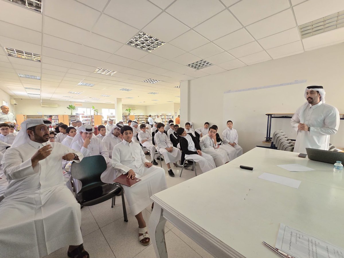 alrazipsb's tweet photo. انطلاقاً من رؤية وزارة التربية والتعليم في إعداد متعلم ريادي لتحقيق تنميه مستدامة ، وحرصاً من إدارة المدرسة على تنفيذ أنشطة الخطة المعتمدة من النظام الإلكتروني لقسم البرامج والأنشطة قامت المدرسة بتنفيذ ورشة توعوية عن الأمن السيبراني (سايبر ايكو) نفّذها المحاضر / حسن رضوان . https://t.co/YQuLjGbvji
