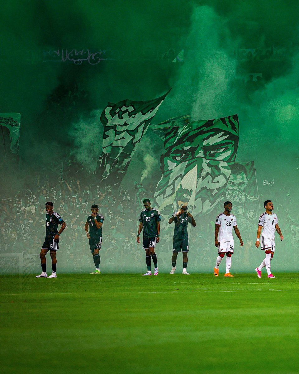 i5vvnr's tweet photo. والله ياهي صوره تاريخية 😰💚💚💚 https://t.co/BKA2iGrL0T