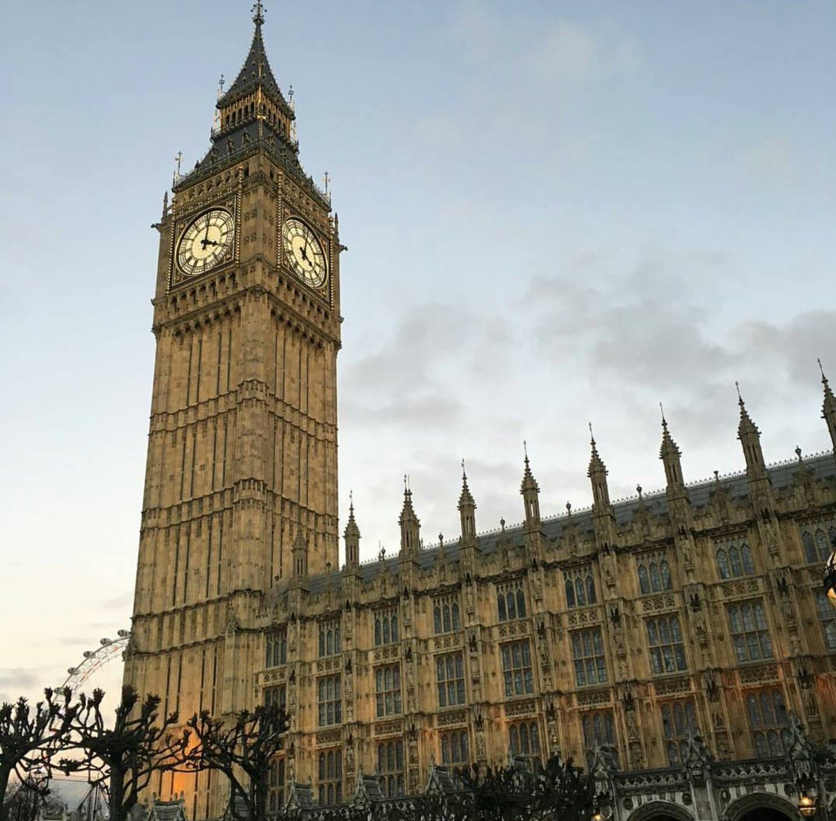 populicc's tweet photo. Nilsu Berfin Aktaş, Londra'daki dil eğitimini tamamladı. https://t.co/aAtVcVE6GM