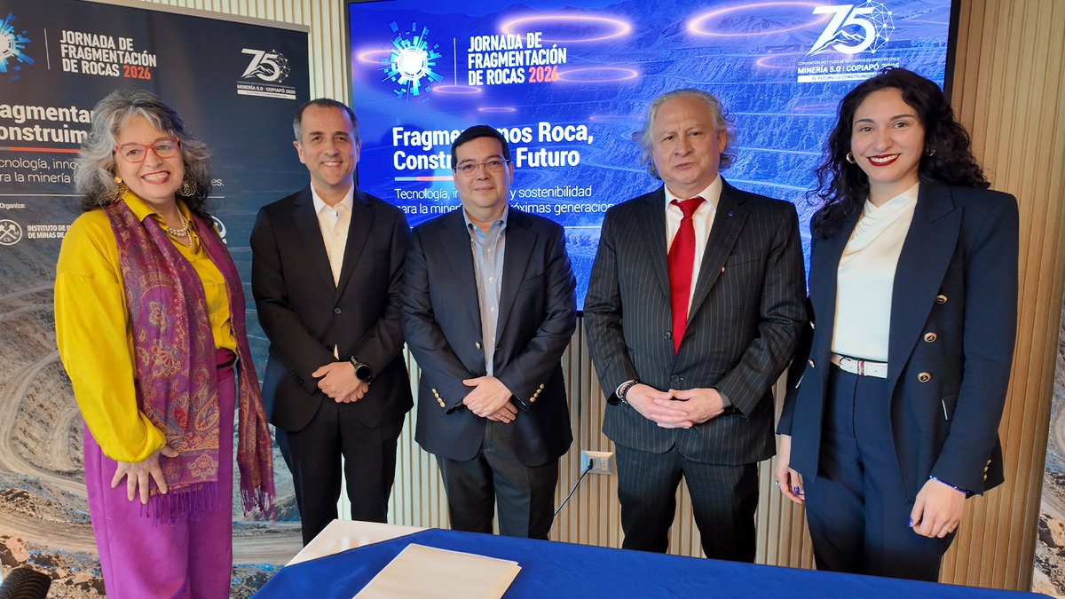 IIMCh's tweet photo. IIMCh, Orica y Pucobre lanzaron la Jornada de Fragmentación de Rocas 2026 y firmaron un acuerdo de colaboración. Será el 2 de diciembre en Copiapó, último día de la 75ª Convención IIMCh.

Lee la nota en https://t.co/l3Rq9xh5Ub

#IIMCh https://t.co/aDLWleyHW1