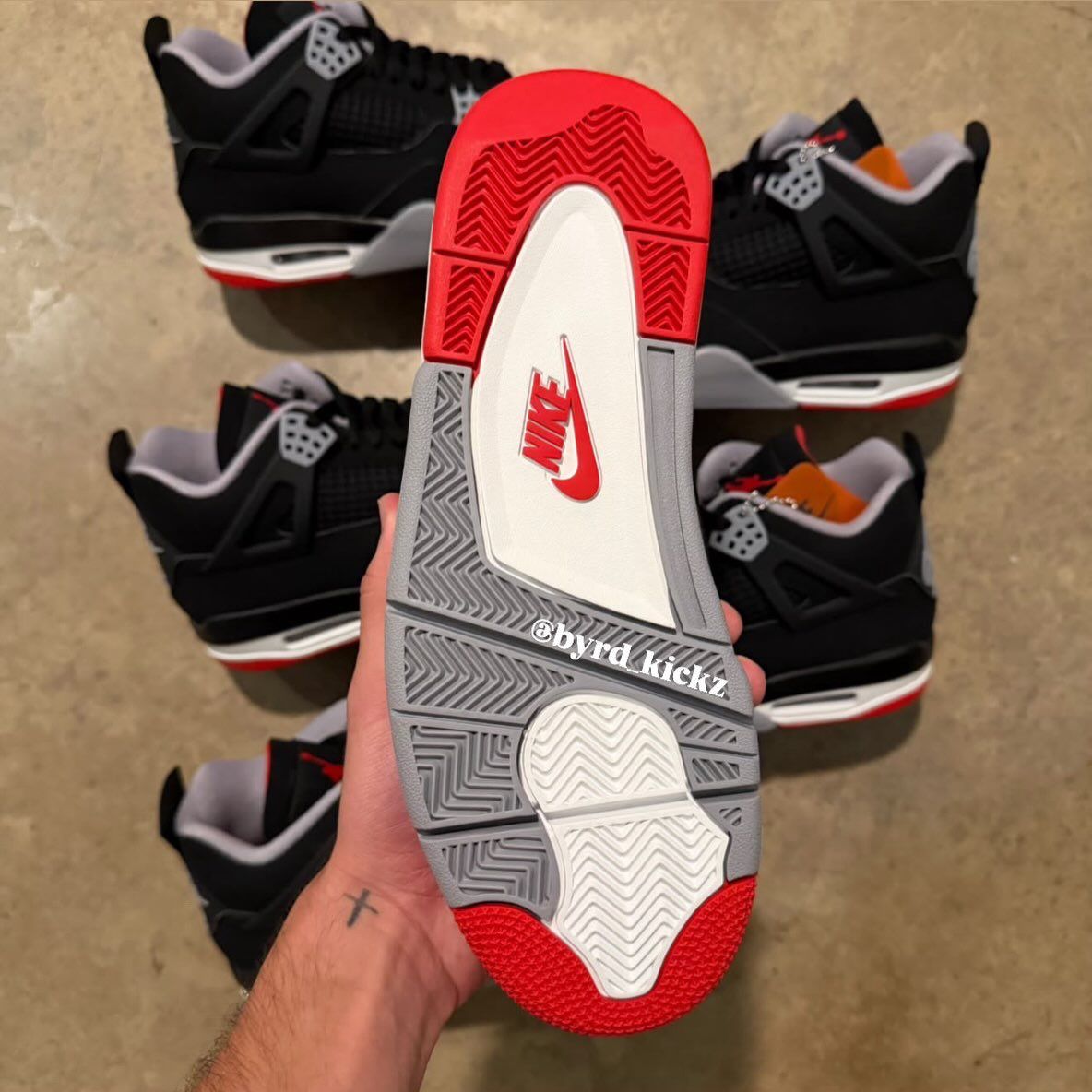 JustFreshKicks's tweet photo. Air Jordan 4 OG “Bred” Releases November 27th 🌹🔥

Details: https://t.co/bN0GpXEk1V https://t.co/XYoXcbcIP0