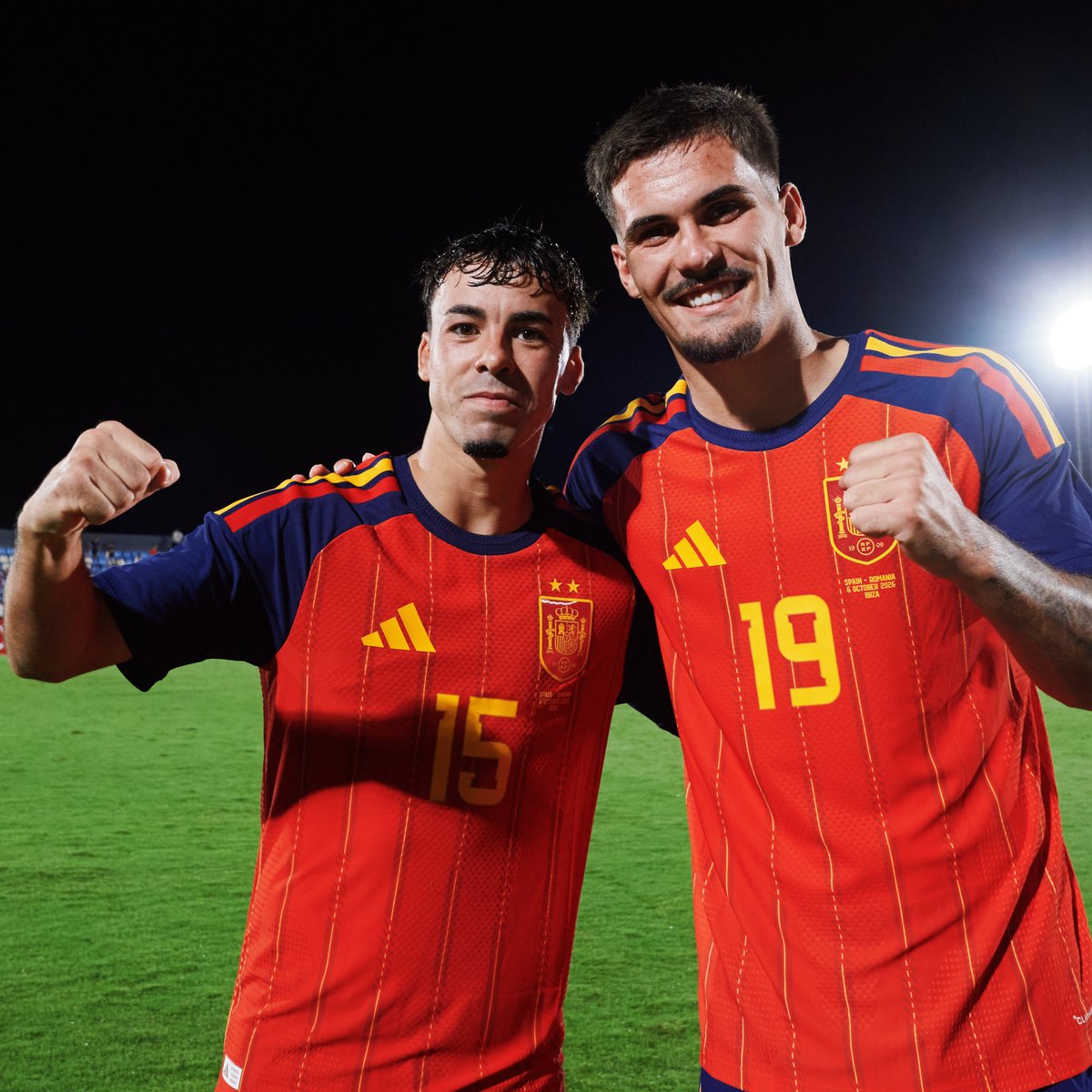 MalagaCF's tweet photo. Rafita dio dos asistencias de gol y Chupe debutó como internacional, en la goleada (7-1) de España Sub-21 ante Rumanía para sellar la clasificación al Europeo de 2027.

¡Enhorabuena, Rafita y Chupe! 📸🇪🇦 @SEFutbol