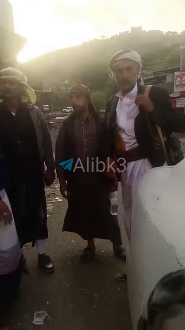 NecroEmpire's tweet photo. #Iran #IranWar #Yémen #ArabieSaoudite Les rebelles Houthis en direct de Azlah Qads dans le district de Al Mouasset dans la province de Taïz, région nouvellement conquise aujourd'hui dans la province. 6/10/2026 VIDEO https://t.co/ROgBjsCcEO https://t.co/2CsS95ohsN