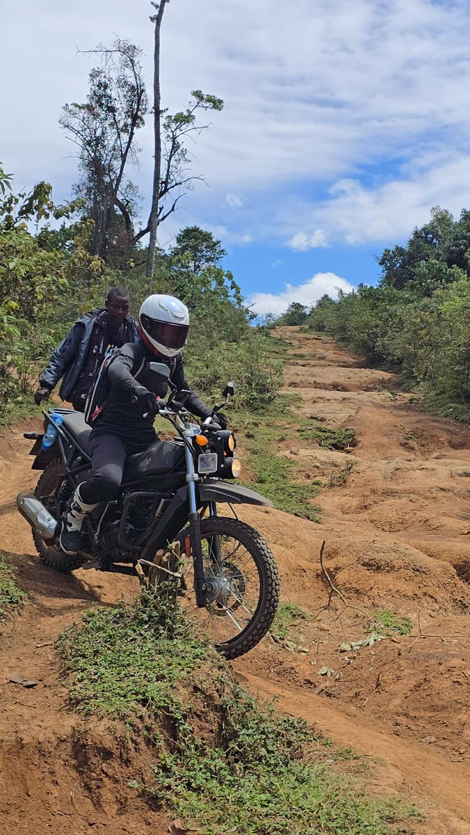 Hell_Charm's tweet photo. Kenya day 5 - Shoved my ankle back into my boot for the most technical day so far. Pooped my pants a lot today. But pretty damn proud of the things I did as someone with 0 offroad experience prior to this trip. https://t.co/3OnHERE6bI