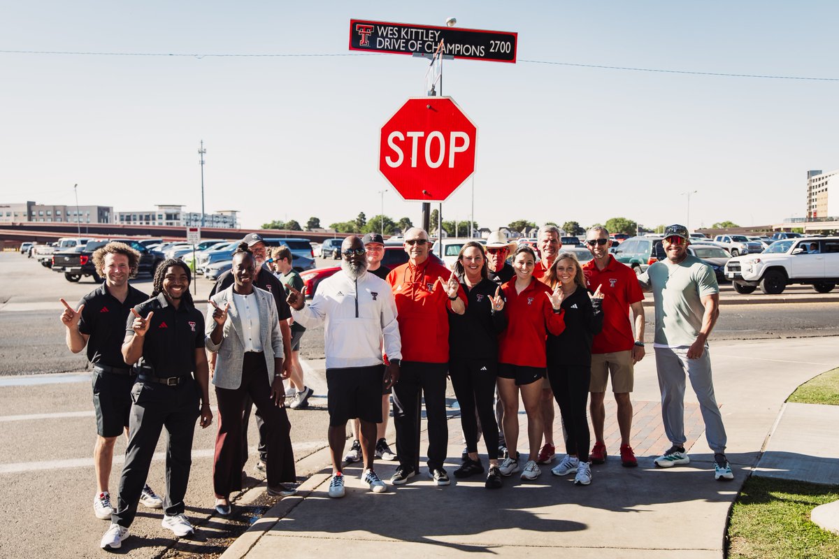 TexasTechTF's tweet photo. Happy National Coaches Day ❤️🖤 https://t.co/Ma8iqux51t