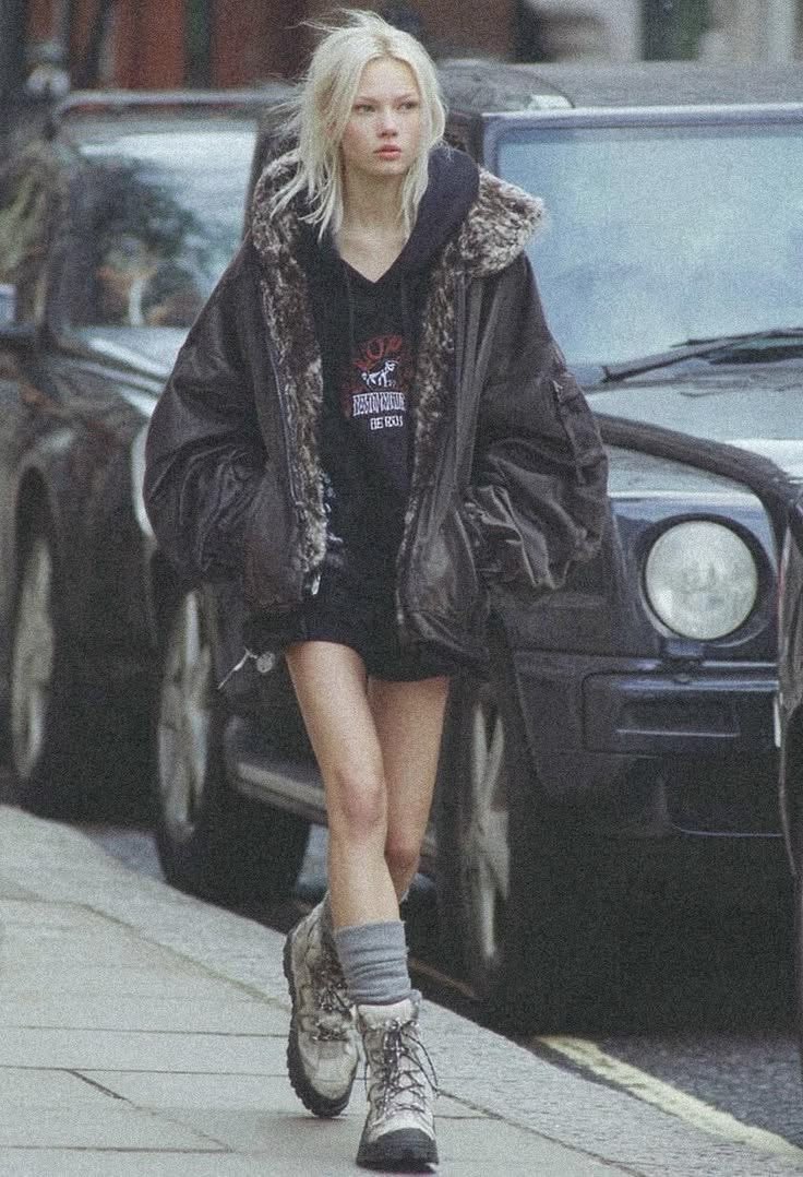 budoukon's tweet photo. Thin legs always make the outfit like omg https://t.co/kRpJbQjzy6