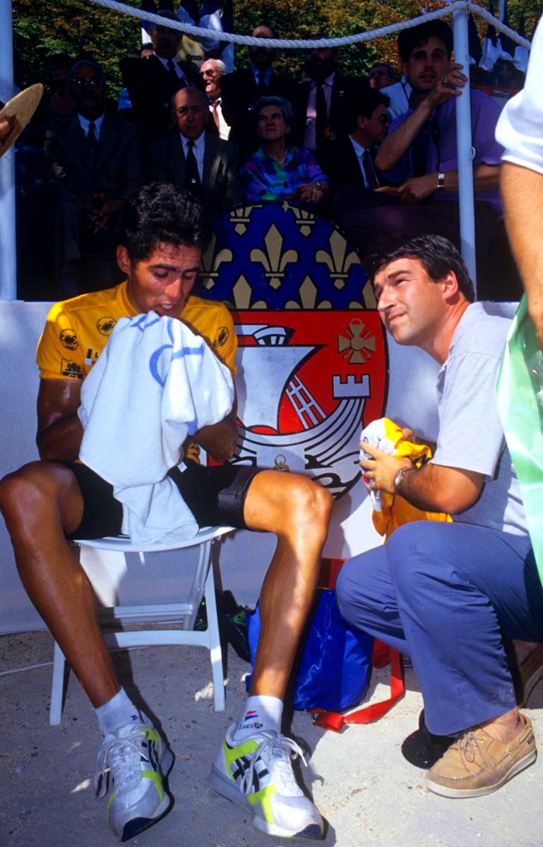 Mig_Indurain's tweet photo. 🇪🇸 Miguel Indurain
💿 Banesto
💛 Tour de France
🎗️ Miguel Indurain accompanied by his interpreter and manager Francis Lafargue
#miguelindurain #francislafargue #tourdefrance #uci @LeTour @UCI_cycling https://t.co/yzDKwi1I9e