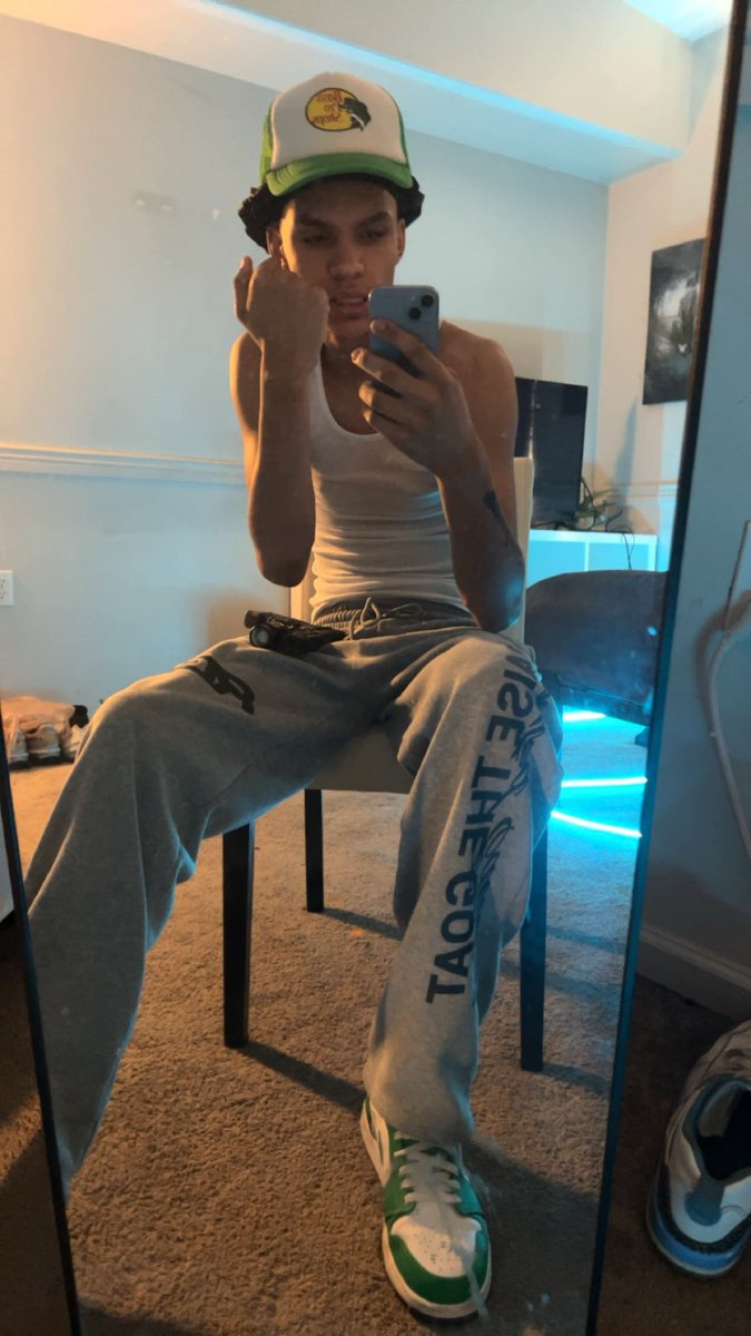 helluvadracs's tweet photo. Today’s fit #az #lightskin https://t.co/3ToFvoIAHk