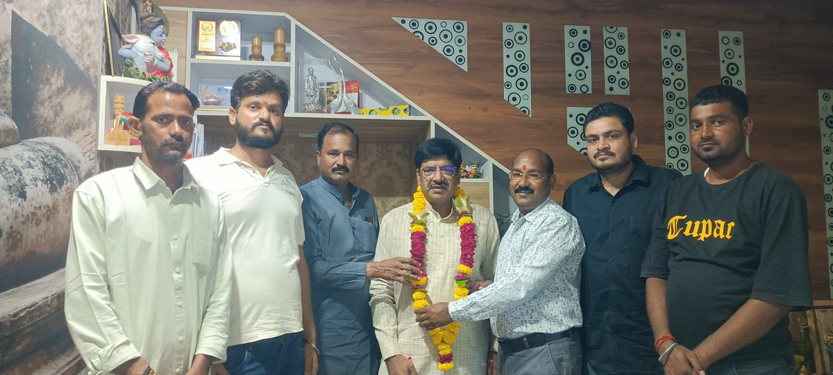 mla_pradeep's tweet photo. रतनगढ़ सिंध बहुउद्देशीय सिंचाई परियोजना को मिली स्वीकृति पर विधायक प्रदीप अग्रवाल का किया सम्मान https://t.co/zKki05mZ4c