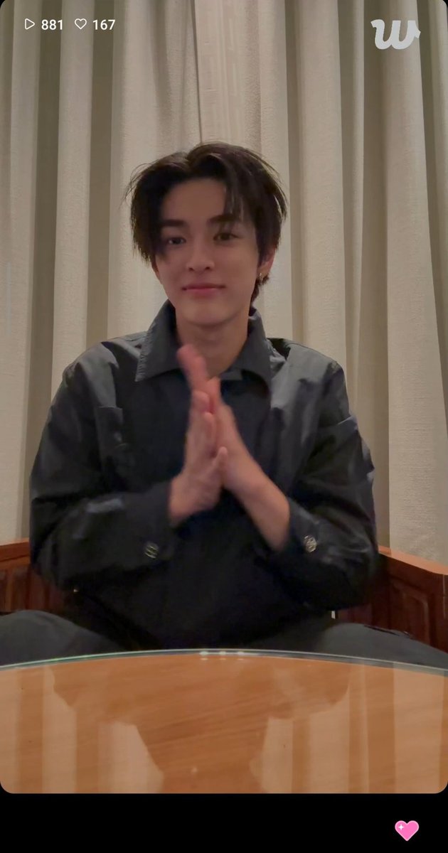 keonhoferrari's tweet photo. ini gimana konsepnya ngelive pake akun juhoon tapi yg nongol keonho? ah elah dut 😭 https://t.co/aRBmQ3ftLJ