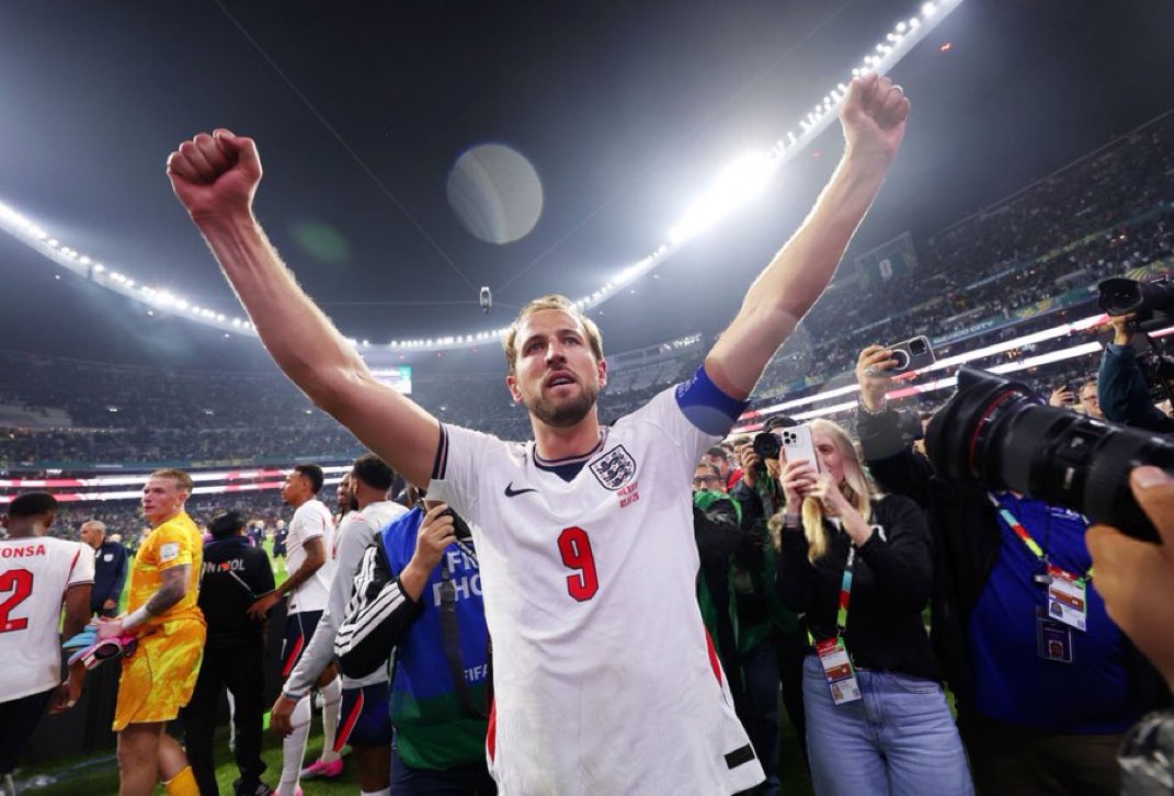Zone_pitch's tweet photo. 🔥🏴󠁧󠁢󠁥󠁮󠁧󠁿 Harry Kane, unstoppable with England as he’s just scored his 11th goal of the season for club and country.

Assist delivered by Morgan Rogers. https://t.co/VyovlvXEEk