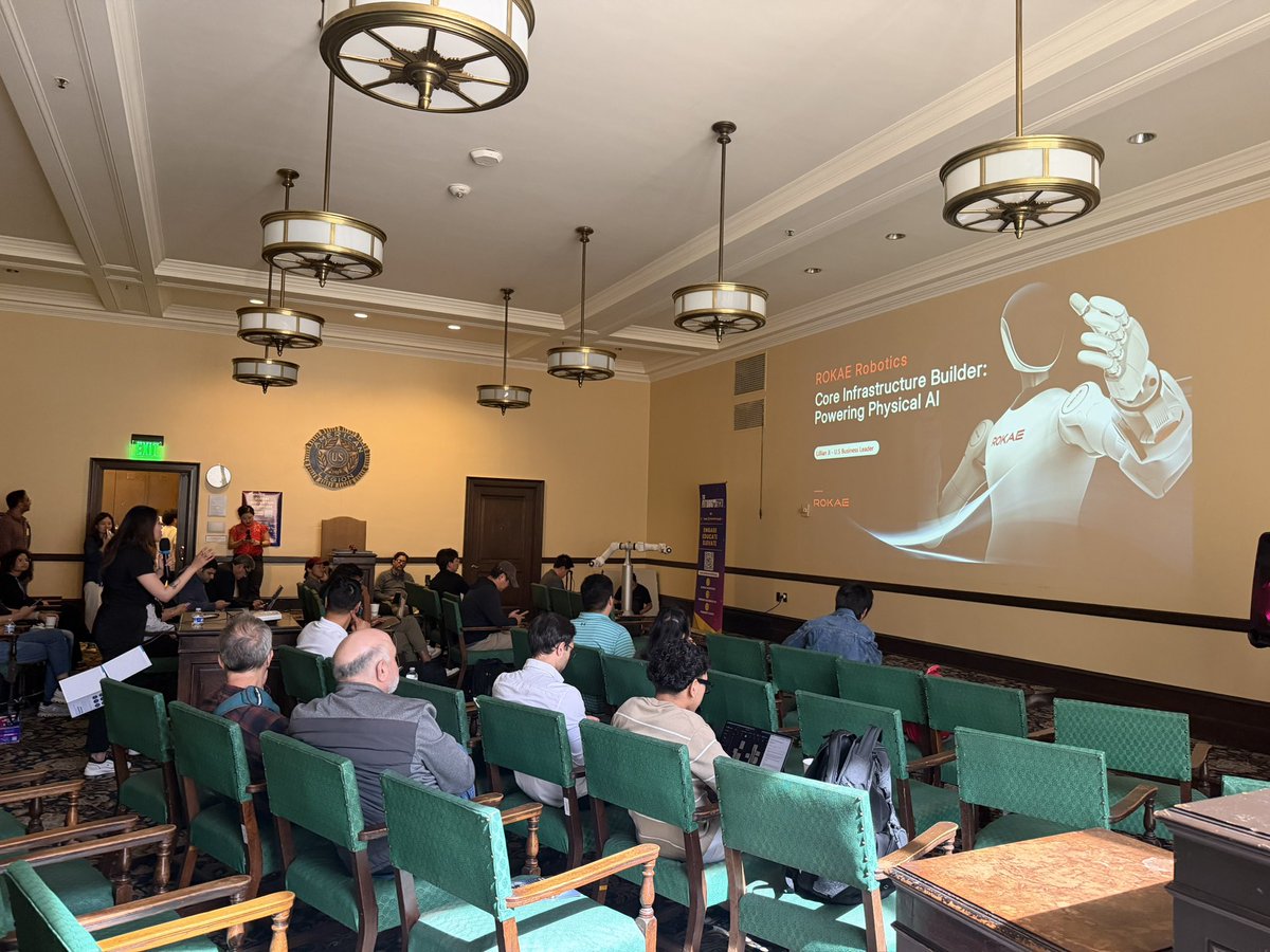 JolinJiao's tweet photo. Spent the morning at @circuitlaunch's Brew Review #2 for #SFTechWeek 🤖🍺

1 paper: SmellNet — teaching machines to smell 

3 live robots: real hardware, no slides
Theme: embodied AI, built across borders 🌏

Thanks @DhruvDiddi @RobotLaunch @soniya_ahuja for hosting! https://t.co/B8xaGyQCD9