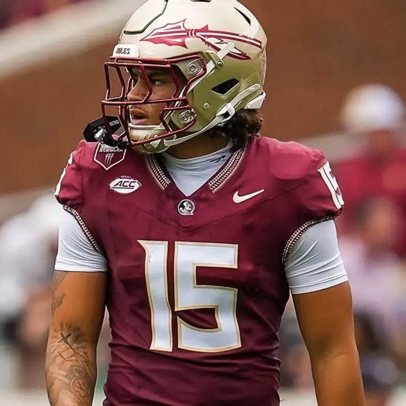jpsportsdesign's tweet photo. Florida State doesn't get enough credit for their current uniform. Pulling the tribal pattern off the shoulders and restraining it to just the cuffs and collar was a great call that brings back the feel of their pre-2014 look. One of the best uniforms in college football. https://t.co/SrgmG6hZU5