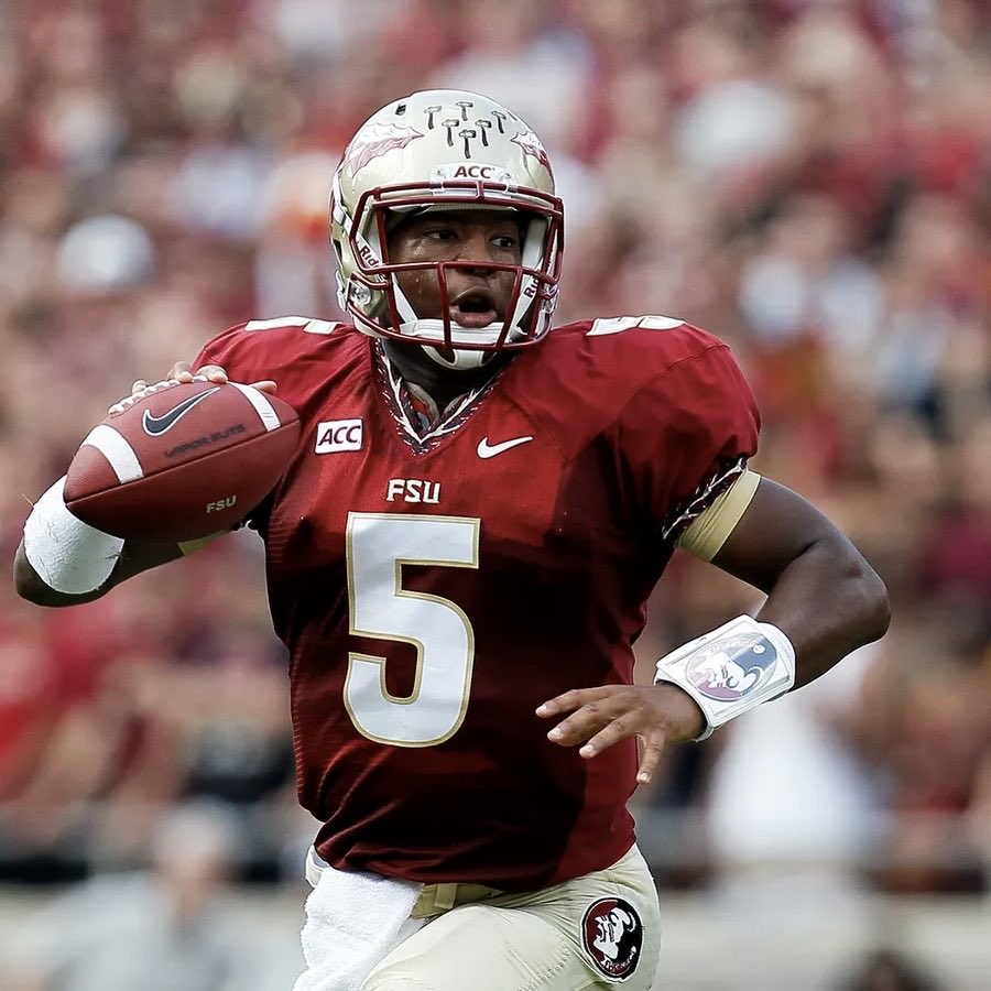 jpsportsdesign's tweet photo. Florida State doesn't get enough credit for their current uniform. Pulling the tribal pattern off the shoulders and restraining it to just the cuffs and collar was a great call that brings back the feel of their pre-2014 look. One of the best uniforms in college football. https://t.co/SrgmG6hZU5