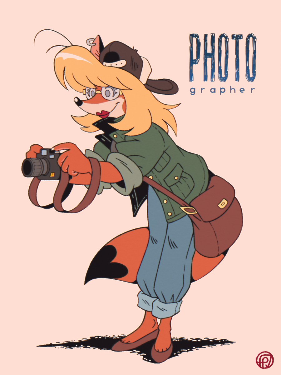 F0XnR0LL's tweet photo. A painter, a photographer and... a foxbot who couldn't get its task right!

Pick your fav! https://t.co/jkUR1S7IFL