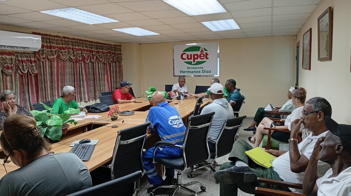 Cubapetroleo1's tweet photo. En la #RefineríaHermanosDíaz inició la inspección de productos y reservas a cargo del Grupo de Supervisión y Control de #CUPET.

Esta acción fortalece el control interno, la transparencia y la gestión eficiente de los recursos, reafirmando nuestro compromiso con la disciplina . https://t.co/HC2vaw9TH2
