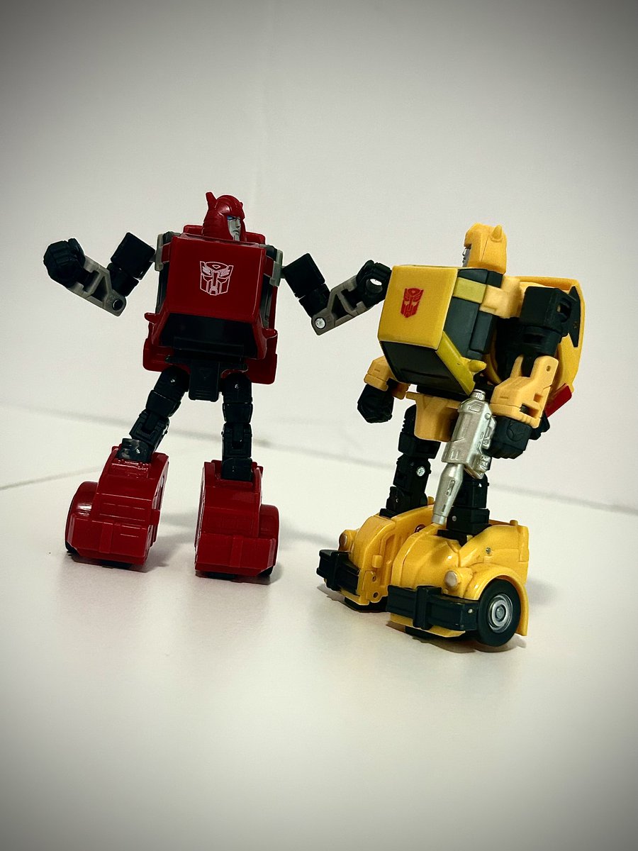MewMonster58's tweet photo. Its red Bumblebee!
Transformers SS86 Deluxe Class Cliffjumper Review live on my channel!
#Transformers #Collector #Figure #FigureCollector #Review #YouTube #StudioSeries #SS86 #DeluxeClass #Autobot #Cliffjumper
https://t.co/frpnAKF5Iq https://t.co/3eqElmJZJA