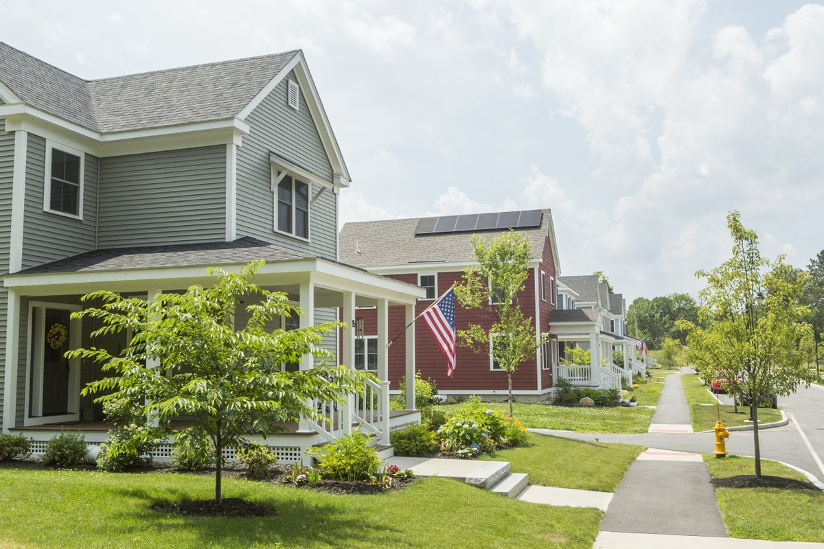 MassDev's tweet photo. Over the past 30 years, #Devens has transformed from a former military base into a place to call home.

Learn about the community's thriving neighborhoods &amp; amenities plus other stories shaping Devens today ➡️ https://t.co/esX4PW04rU https://t.co/9ZrBZneOvr