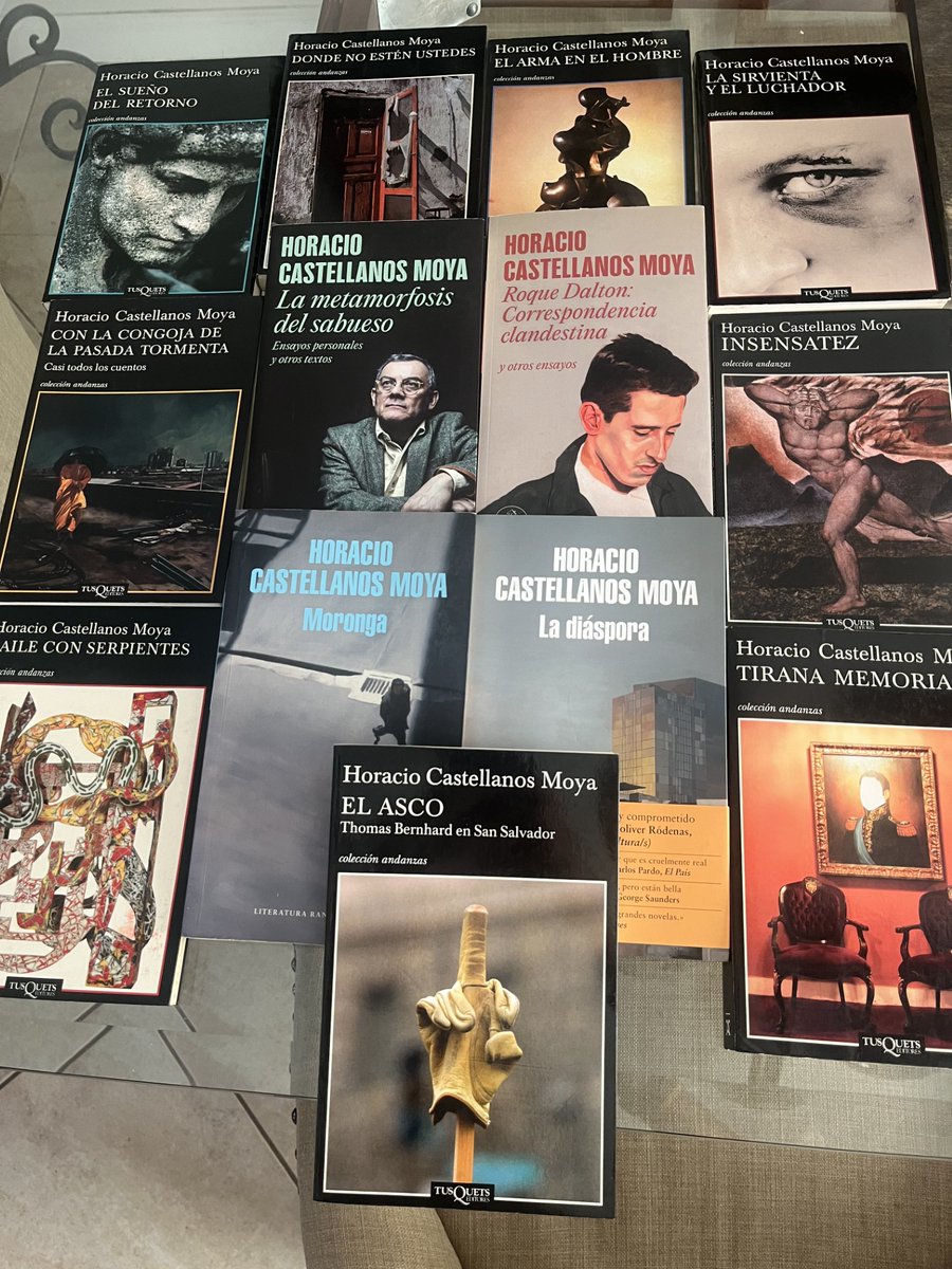 DanielBasave's tweet photo. Mi gallo para el Nobel se llama Horacio Castellanos Moya. Nunca aparecerá ni remotamente considerado en las quinielas de Estocolmo, pero este salvadoreño es de los poquísimos narradores contemporáneos de los que he leído absolutamente tooodo y nunca me ha defraudado. https://t.co/qxjtOf4MBl