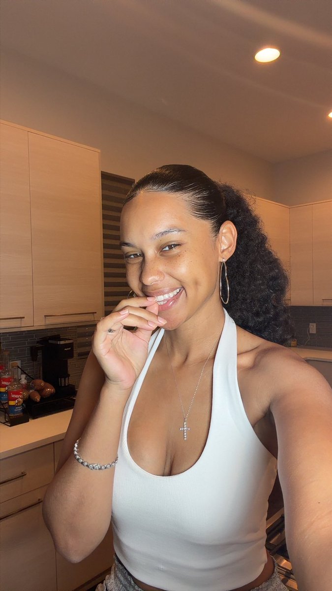 TheAmberDenisee's tweet photo. Just a chill day….. allegedly. 🙈 https://t.co/8tVIlj4ZeL