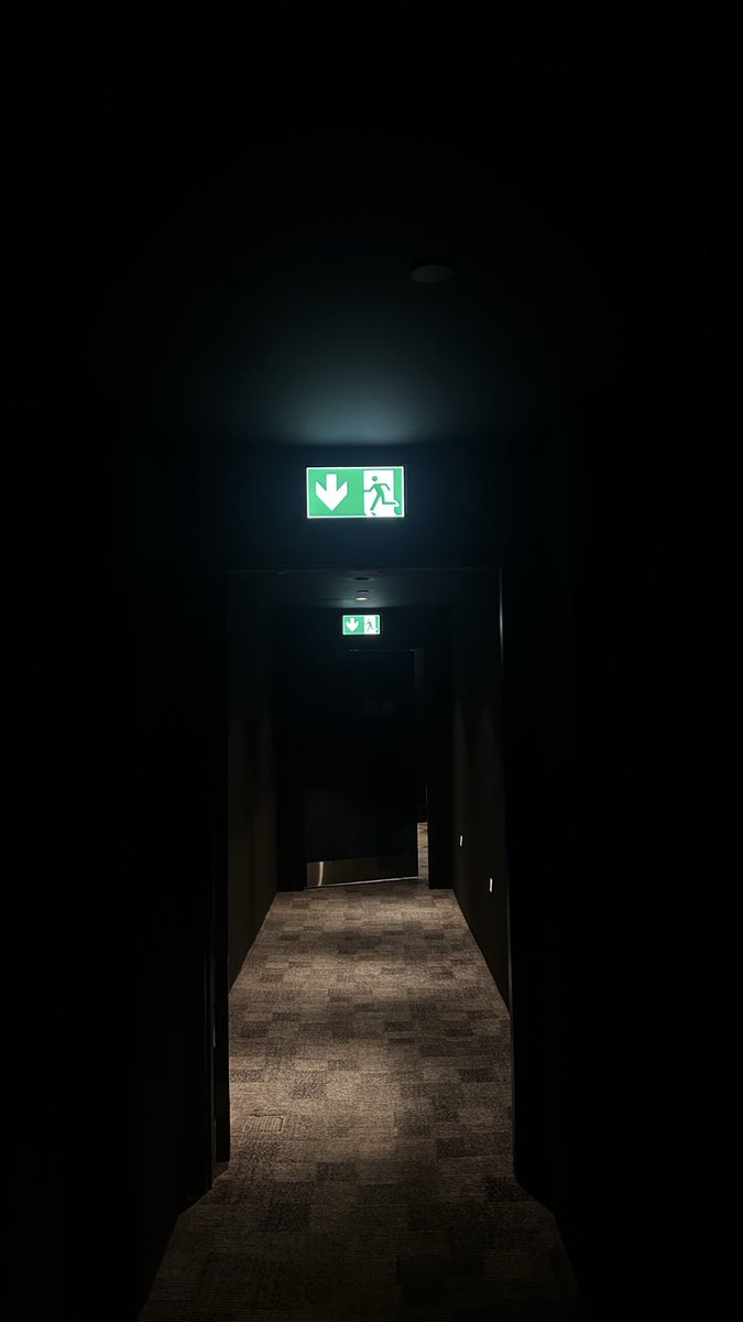 sora_Feelings's tweet photo. Goodbye September… https://t.co/vScWPDKIv4