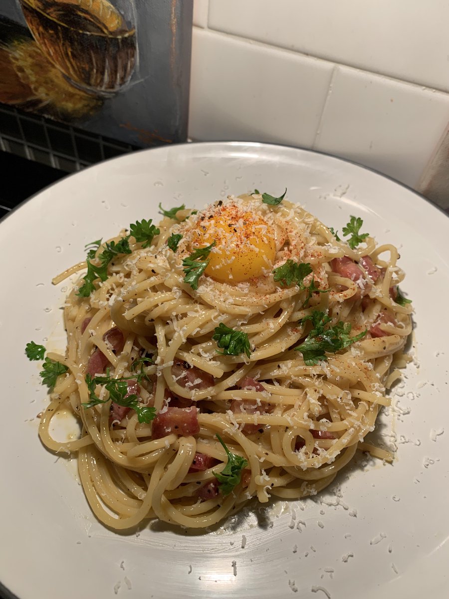 FoodPleaser's tweet photo. Carbonara https://t.co/We3qRokffD