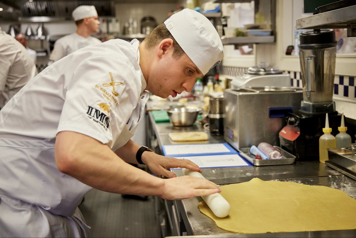Craft_Guild's tweet photo. Congratulations to Toby Whitehead who works at Woven by Adam Smith who tonight has been crowned Young National Chef of the Year. YNCOTY has a reputation for identifying the industry's rising stars and this win recognises Toby as one to watch. https://t.co/7NNbm4csLz