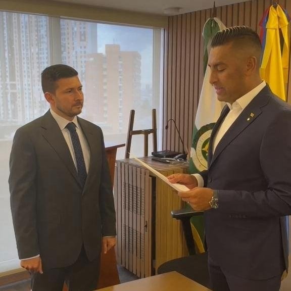 DInpec's tweet photo. Hoy designamos al Mayor (R) Miller Alfonso Gómez Agudelo como nuevo Director de la @Escuela_INPEC. 👇🏻 https://t.co/lshH2E51bA
