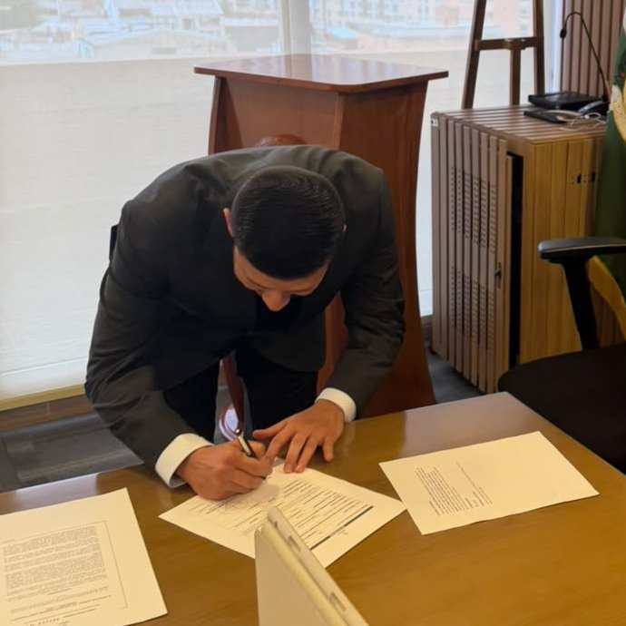 DInpec's tweet photo. Hoy designamos al Mayor (R) Miller Alfonso Gómez Agudelo como nuevo Director de la @Escuela_INPEC. 👇🏻 https://t.co/lshH2E51bA