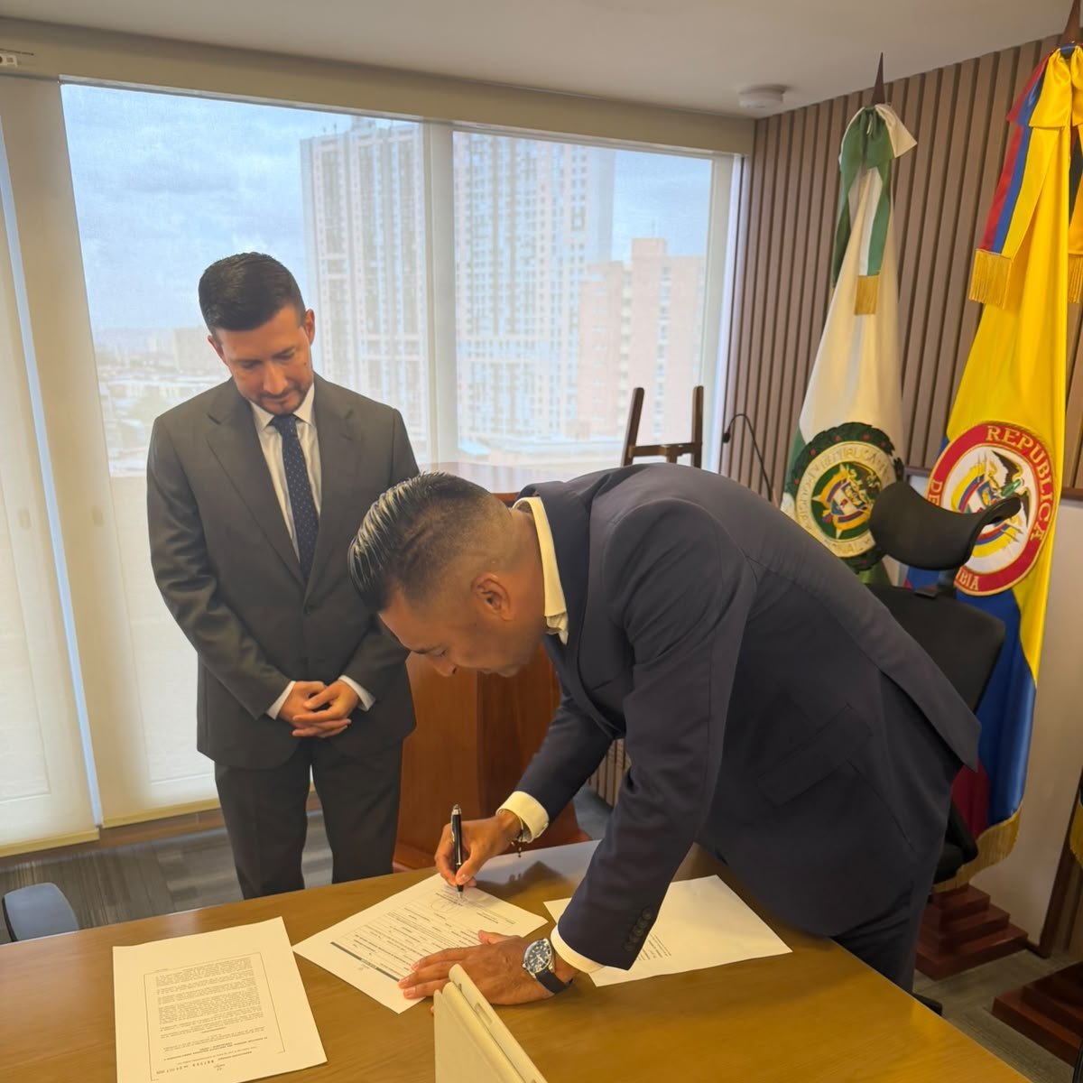 DInpec's tweet photo. @Escuela_INPEC Desde esta dirección liderará la formación y preparación de quienes tienen a su cargo el servicio penitenciario, con una visión orientada a la excelencia, la disciplina y las capacidades que exige el sistema penitenciario de nuestro país. https://t.co/7E5x2uIqkN