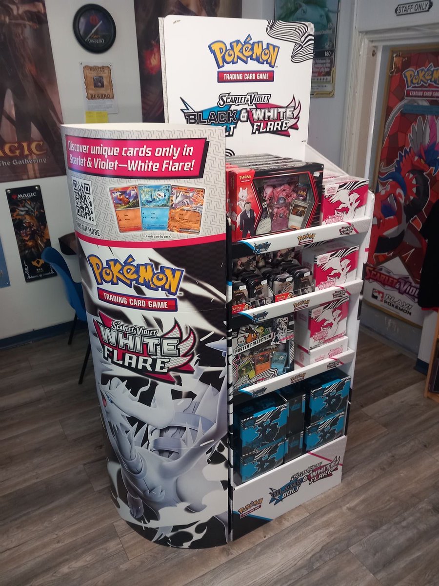 poke_loot1's tweet photo. Random giveaway 🔥🔥🔥

I'm picking 10 random person to receive some
Pokémon cards from this stack

No complicated rules ,Follow &amp; Like Comment your favorite Pokémon
Repost

Winner picked completely at random. Good luck 🍀 

Who's taking these home? https://t.co/AW1BsRyXFo