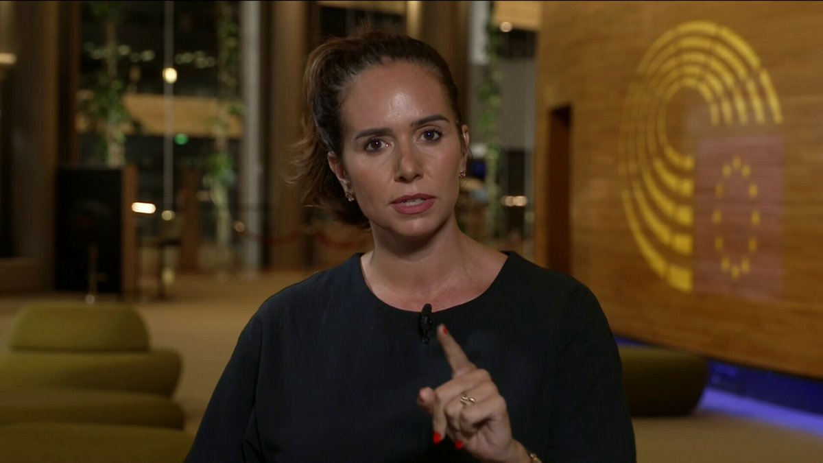 BFMTV's tweet photo. 🔴​ EN DIRECT
"Absolument pas": Sarah Knafo assure qu'elle n'aurait pas voulu participer aux manifestations si elle avait été lycéenne en 2026
https://t.co/UhGMqHdssV https://t.co/H9YUvlOUBT