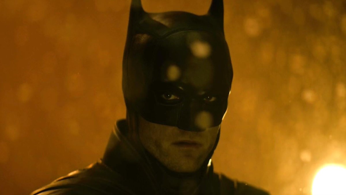 DCOnlyNews's tweet photo. Batman's return gets further delayed https://t.co/WgzFr0b69y https://t.co/81qHA2QC4T
