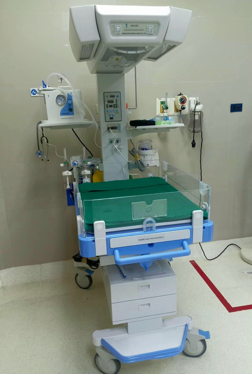 dpsmorona's tweet photo. #Sucúa | 🤝🏥 Fortalecemos la atención materno-neonatal.
En el marco del convenio MSP-FIEDS, el Hospital Básico de Sucúa recibió una cuna de calor radiante, con una inversión de USD 16.200, para fortalecer el cuidado inmediato y especializado de los recién nacidos. https://t.co/7EJkuice5i