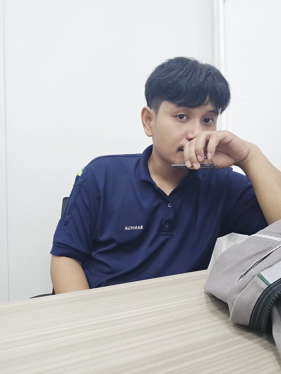 Supha4455's tweet photo. เหงาๆๆครับ กะดึก. #ช่างไฟ #ที่ทำไฟได้นืดหน่อย https://t.co/anK9Ugv9oh